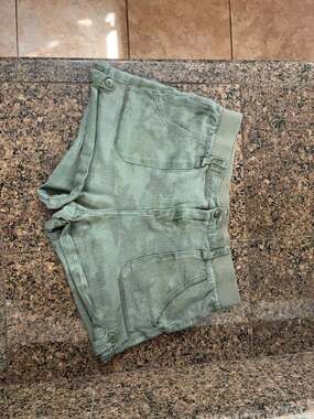 Knox Rose Green Camo Utility Shorts Size S